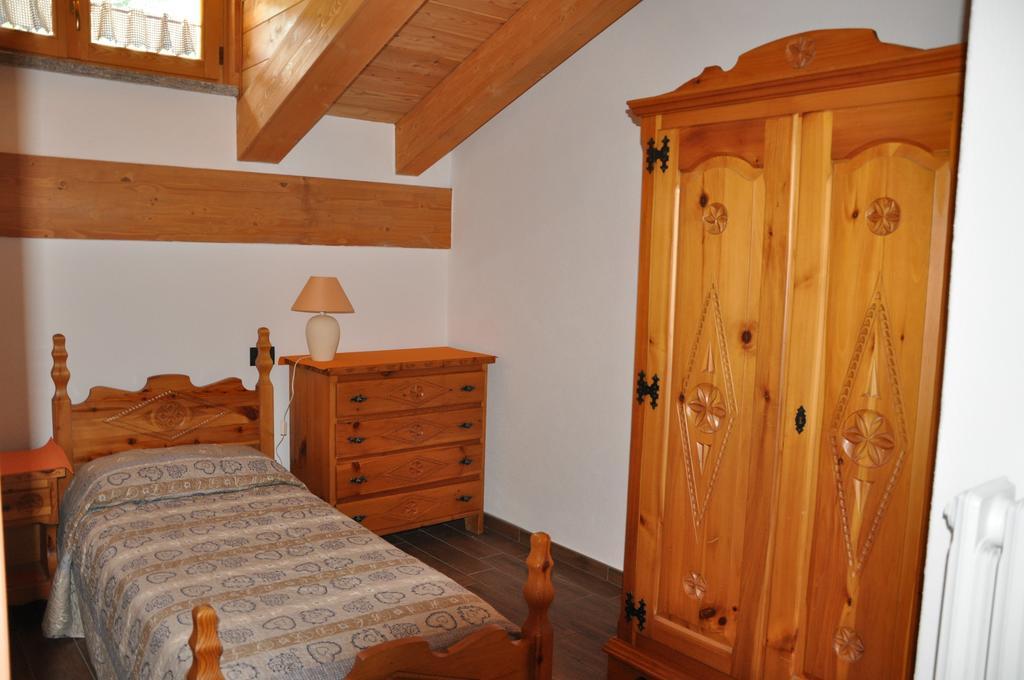 Ferienwohnung Le Foyer De La Ferme Aosta Zimmer foto